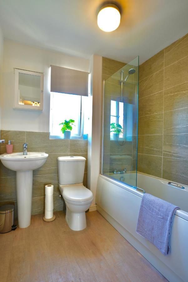 Villa Felton House Stafford Esterno foto